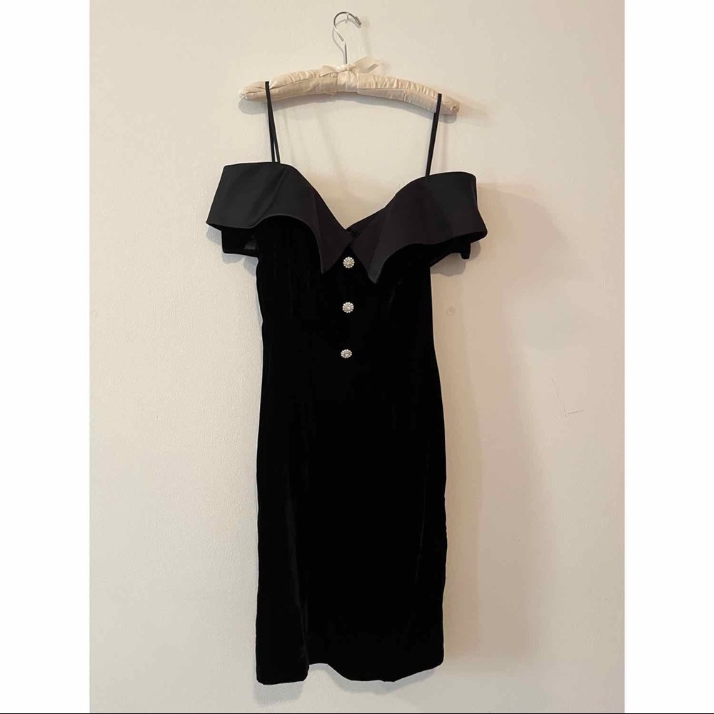 (S/M) Vintage Velvet off-the-shoulder Dress - Picture 2 of 5